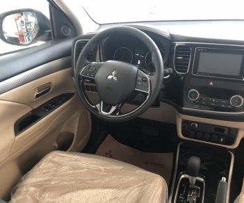 Mitsubishi Outlander 2.0 CVT 2018 - [VIP] Mitsubishi Outlander đời 2018, 100% linh kiện Nhật, giá cực sốc, lợi xăng 7L/100km - LH: 0905.91.01.99