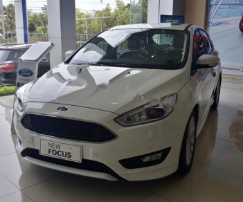 Ford Focus 2018 - Cần bán xe Ford Focus năm sản xuất 2018, màu trắng