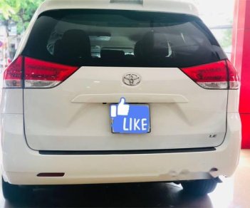 Toyota Sienna 2010 - Bán Toyota Sienna năm sản xuất 2010, màu trắng xe gia đình