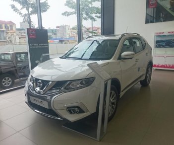 Nissan X trail 4WD 2.5 CVT V-series  2018 - Cần bán xe Nissan X trail 4WD 2.5 CVT V-series năm 2018, màu trắng giao ngay tặng thẻ dịch vụ trị giá 30 triệu đồng