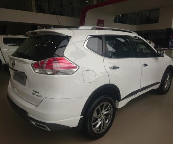 Nissan X trail 4WD 2.5 CVT V-series  2018 - Cần bán xe Nissan X trail 4WD 2.5 CVT V-series năm 2018, màu trắng giao ngay tặng thẻ dịch vụ trị giá 30 triệu đồng