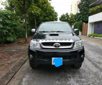 Toyota Hilux 2010 - Bán ô tô Toyota Hilux 2010, màu đen, nhập khẩu xe gia đình 