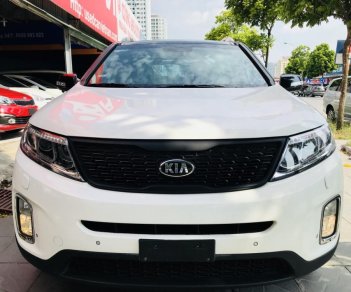 Kia Sorento 2.2 AT DATH 2017 - Cần bán xe Kia Sorento 2.2 AT DATH năm sản xuất 2017, màu trắng, giá chỉ 915 triệu