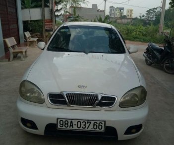 Daewoo Lanos 2001 - Cần bán gấp Daewoo Lanos đời 2001, màu trắng