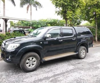 Toyota Hilux 2010 - Bán ô tô Toyota Hilux 2010, màu đen, nhập khẩu xe gia đình 