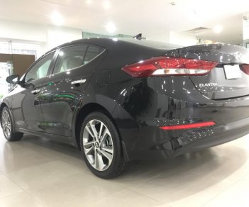 Hyundai Elantra 1.6 MT 2018 - Hyundai Elantra 1.6MT màu đen, xe có sẵn giao ngay, hỗ trợ vay trả góp đến 90% lãi suất ưu đãi. LH: 0903 175 312