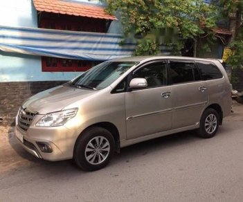 Toyota Innova   2015 - Bán Toyota Innova đời 2015, màu vàng số sàn