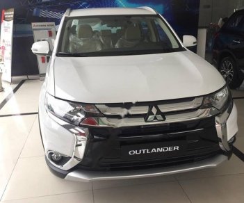 Mitsubishi Outlander 2.0 CVT 2018 - Bán Mitsubishi Outlander 2.0 CVT đời 2018, màu trắng
