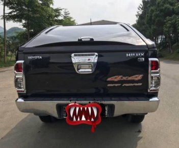 Toyota Hilux 2013 - Cần bán lại xe Toyota Hilux năm sản xuất 2013, màu đen như mới 