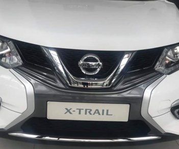 Nissan X trail 4WD 2.5 CVT V-series  2018 - Cần bán xe Nissan X trail 4WD 2.5 CVT V-series năm 2018, màu trắng giao ngay tặng thẻ dịch vụ trị giá 30 triệu đồng