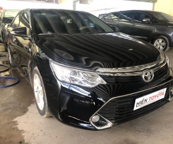 Toyota Camry Q 2017 - Bán xe Toyota Camry đời 2017, màu đen