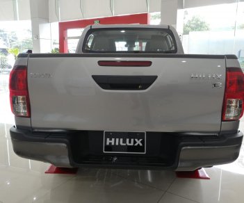 Toyota Hilux 2.4 AT 4x2 2018 - Toyota Hilux số tự động 1 cầu giao liền, đủ màu, trả góp từ 170tr, lãi suất 0.55%