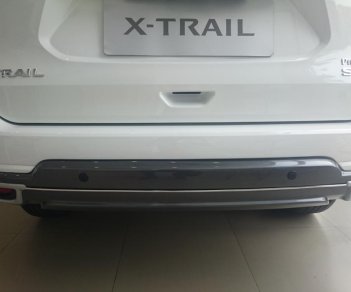 Nissan X trail 4WD 2.5 CVT V-series  2018 - Cần bán xe Nissan X trail 4WD 2.5 CVT V-series năm 2018, màu trắng giao ngay tặng thẻ dịch vụ trị giá 30 triệu đồng