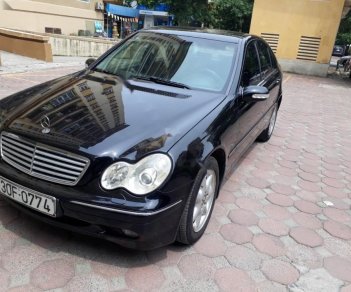 Mercedes-Benz C class   2004 - Bán xe Mercedes sản xuất năm 2004, màu đen 