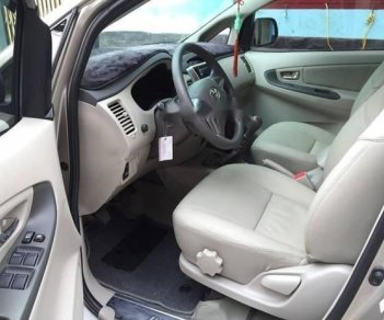 Toyota Innova   2015 - Bán Toyota Innova đời 2015, màu vàng số sàn