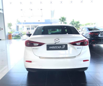 Mazda 3 2.0 SD 2018 - Bán Mazda 3 năm 2018 màu trắng