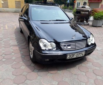 Mercedes-Benz C class   2004 - Bán xe Mercedes sản xuất năm 2004, màu đen 