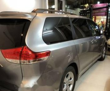 Toyota Sienna   2010 - Bán Toyota Sienna năm sản xuất 2010 chính chủ