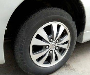 Toyota Innova   2015 - Bán xe Toyota Innova năm 2015, màu bạc như mới, 589tr