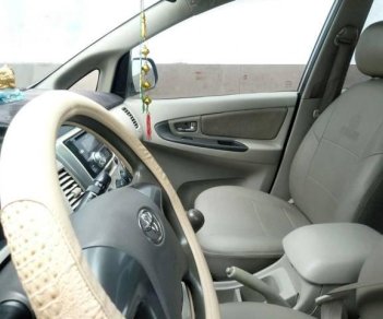 Toyota Innova   2015 - Bán xe Toyota Innova năm 2015, màu bạc như mới, 589tr