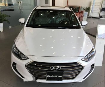 Hyundai Elantra    1.6 MT 2018 - Bán Hyundai Elantra năm sản xuất 2018, màu trắng