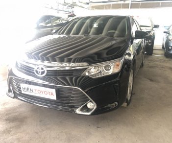 Toyota Camry Q 2017 - Bán xe Toyota Camry đời 2017, màu đen