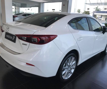 Mazda 3 2.0 SD 2018 - Bán Mazda 3 năm 2018 màu trắng