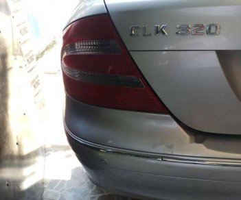 Mercedes-Benz CLK class CLK320 2005 - Cần bán Mercedes CLK320 sản xuất 2005, màu bạc, xe nhập