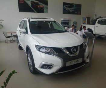 Nissan X trail 4WD 2.5 CVT V-series  2018 - Cần bán xe Nissan X trail 4WD 2.5 CVT V-series năm 2018, màu trắng giao ngay tặng thẻ dịch vụ trị giá 30 triệu đồng