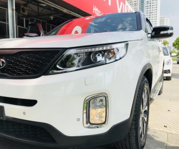 Kia Sorento 2.2 AT DATH 2017 - Cần bán xe Kia Sorento 2.2 AT DATH năm sản xuất 2017, màu trắng, giá chỉ 915 triệu