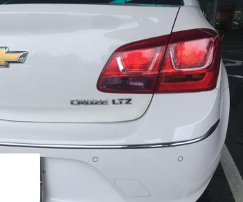 Chevrolet Cruze LTZ 2017 - Bán Chevrolet Cruze LTZ mode 2017, màu trắng, bản full