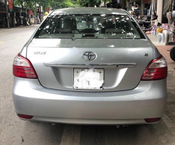 Toyota Vios 1.5E 2010 - Chính chủ bán Toyota Vios 1.5E năm sản xuất 2010, màu bạc