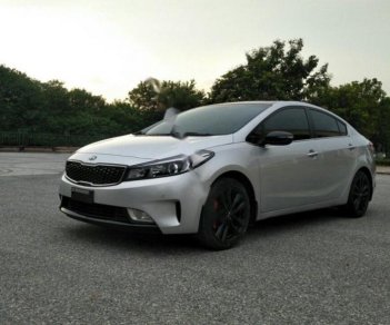 Kia Cerato 1.6 AT 2016 - Cần bán xe Kia Cerato 1.6 AT năm sản xuất 2016, màu bạc số tự động 