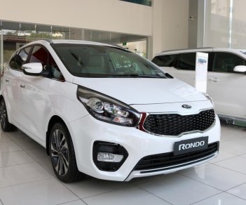 Kia Rondo 2.0GAT 2018 - Bán Kia Rondo 2018 xe tự động 7 chỗ, giá 669tr, hỗ trợ vay 95%. Lh 0903322195