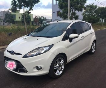 Ford Fiesta 2011 - Chính chủ bán lại xe Ford Fiesta sản xuất 2011, màu trắng