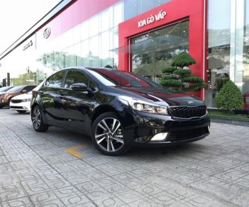 Kia Cerato 2.0AT 2018 - Bán Kia Cerato 2.0AT đời 2018, màu đen sang trọng, chỉ 635tr, hỗ trợ vay đến 85%