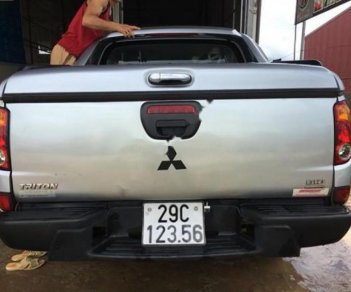 Mitsubishi Triton 2011 - Bán ô tô Mitsubishi Triton năm sản xuất 2011, màu bạc, xe nhập như mới