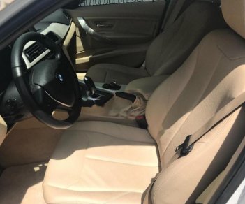 BMW 3 Series 320i 2016 - Cần bán gấp BMW 3 Series 320i đời 2016, màu trắng, xe nhập