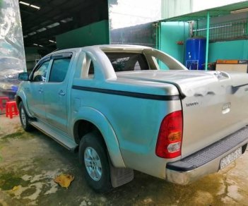 Toyota Hilux 2010 - Bán Toyota Hilux năm 2010, màu bạc, giá chỉ 419 triệu