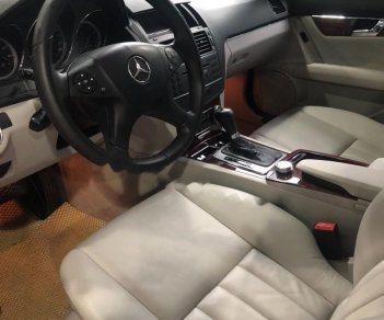 Mercedes-Benz C class C250 2011 - Cần bán xe Mercedes C250 đời 2011, màu trắng xe gia đình