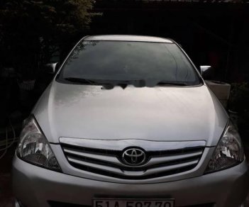 Toyota Innova 2010 - Bán Toyota Innova năm sản xuất 2010, màu bạc, giá chỉ 422 triệu