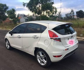 Ford Fiesta 2011 - Chính chủ bán lại xe Ford Fiesta sản xuất 2011, màu trắng