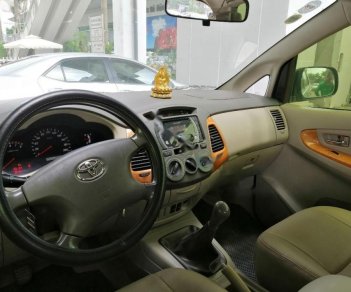 Toyota Innova 2.0G 2011 - Bán xe Toyota Innova 2.0G 2011, màu bạc số sàn, giá 458tr