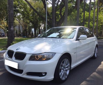 BMW 3 Series G 2010 - Gia đình cần bán BMW 320i trùm mền ít đi, sản xuất 2010, màu trắng