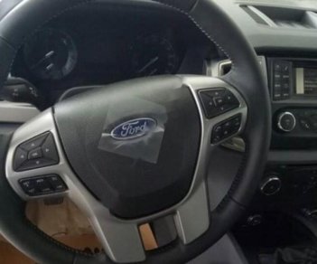 Ford Ranger XLT 2.2L 4x4 MT 2018 - Bán xe Ford Ranger XLT 2.2L 4x4 MT năm 2018, màu trắng, xe nhập 