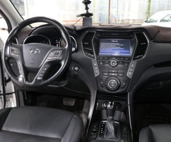 Hyundai Santa Fe 2.4AT 4WD 2015 - Bán xe Hyundai Santa Fe 2.4AT 4WD sản xuất 2015, màu trắng