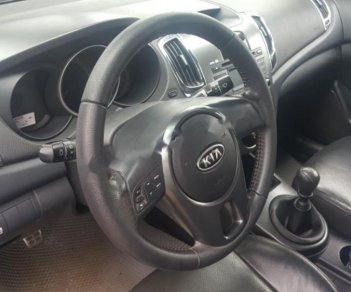 Kia Forte SX 1.6 MT 2010 - Gia đình đổi xe cần bán gấp Kia Forte đời 2010, xe đang sử dụng không kinh doanh