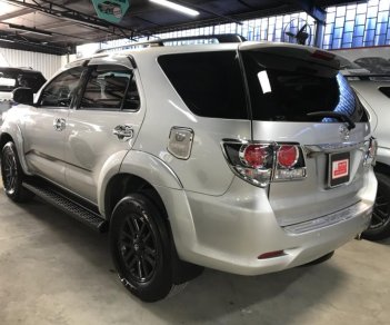 Toyota Fortuner V (4x2) 2016 - Bán Fortuner V 9/2016 màu bạc, giá còn thương lượng