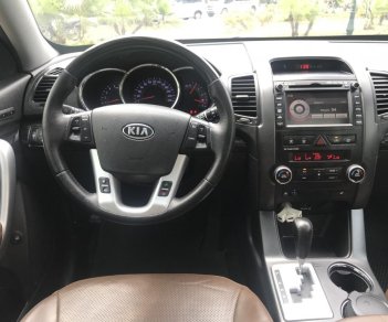 Kia Sorento 2010 - Cần bán Kia Sorento năm 2010, màu bạc, xe nhập số tự động, giá 655tr