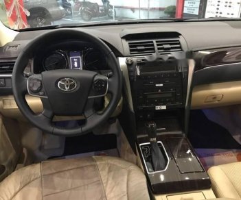 Toyota Camry  2.0E 2018 - Cần bán Toyota Camry 2.0E sản xuất năm 2018, màu đen, giá chỉ 972 triệu